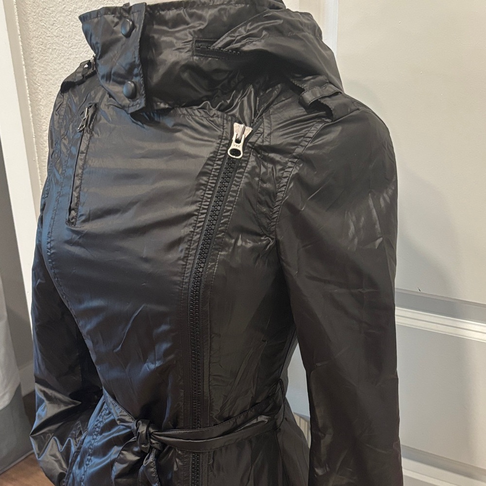 EUC Mackage Sleek Lightweight Black Trench  Coat